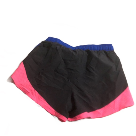 SOLD Girls Under Armour shorts - Picture 2 of 2